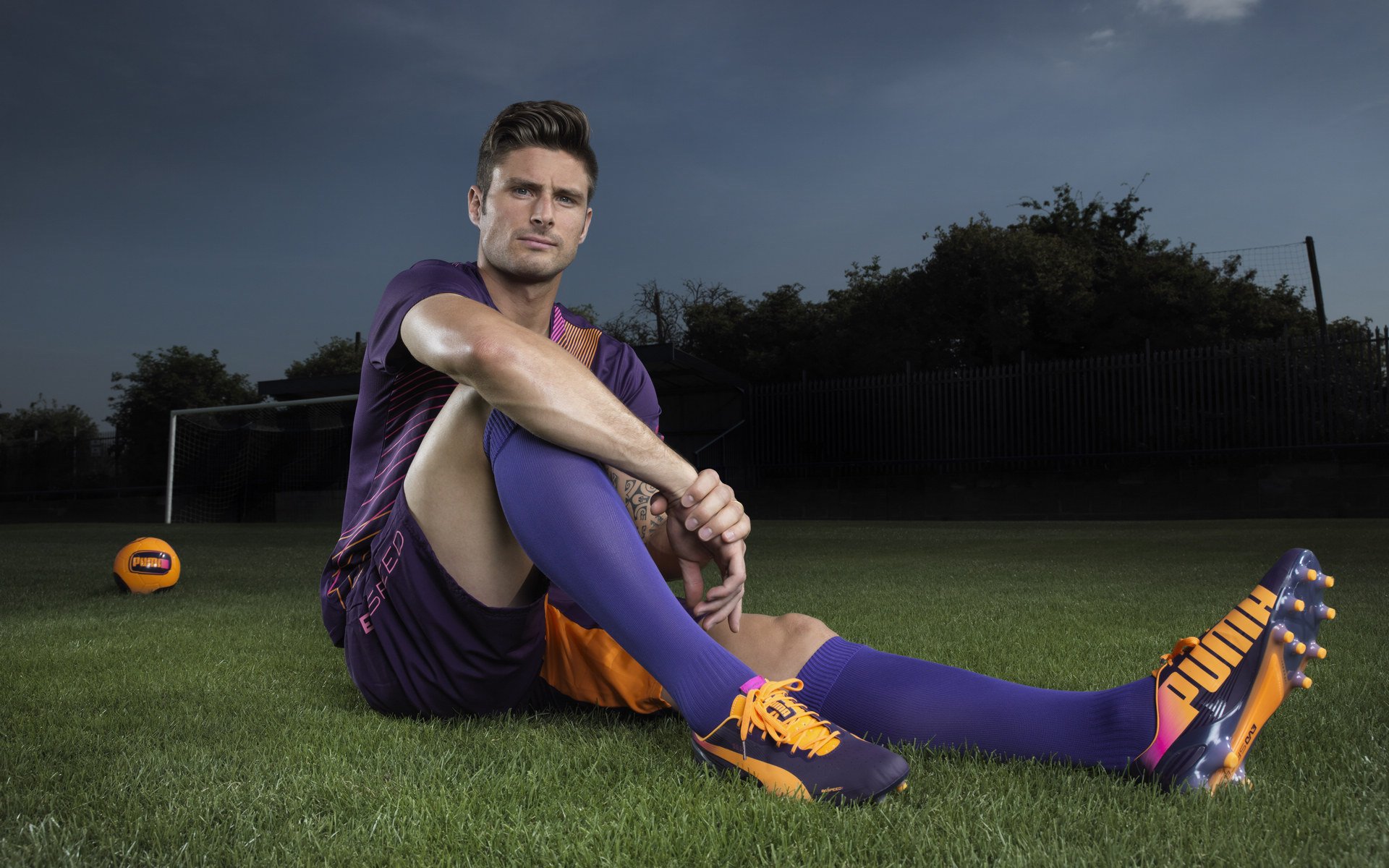 退役球星回归母队出任青训总监推动梯队建设,国家队退役球员